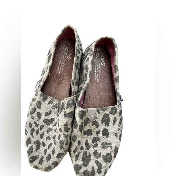 Tom’s Classic Canvas Flat Shoe-Size 8.5W - Picture 5 of 9